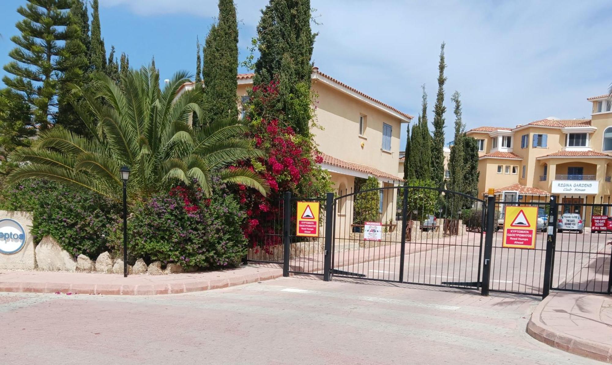 Modern Sea View Apartment Regina Gardens Paphos Ngoại thất bức ảnh